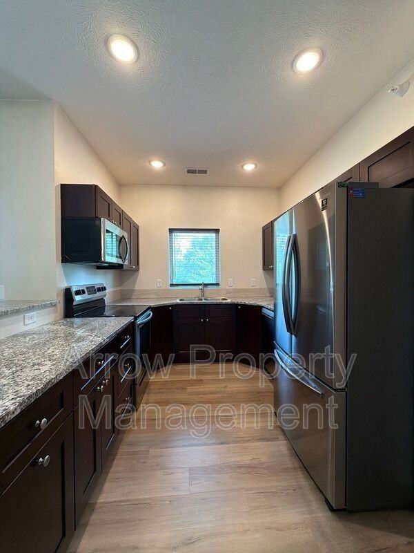 102 Locust St #1 - Photo 3 of 12