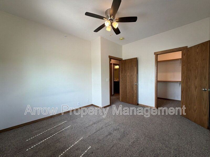 102 Locust St #1 - Photo 5 of 12