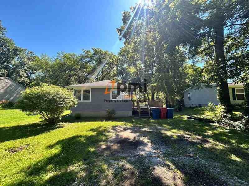 14725 Bryan St - Photo 3 of 27