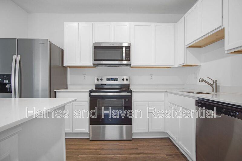 5714 Somerset Dr - Photo 4 of 26