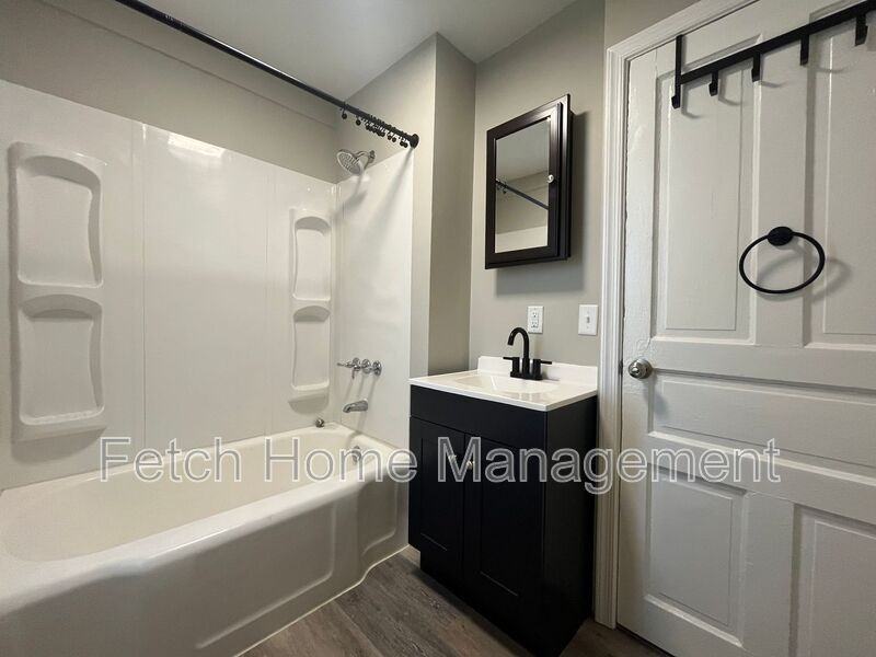 552 Pershing Ave #1 - Photo 4 of 9