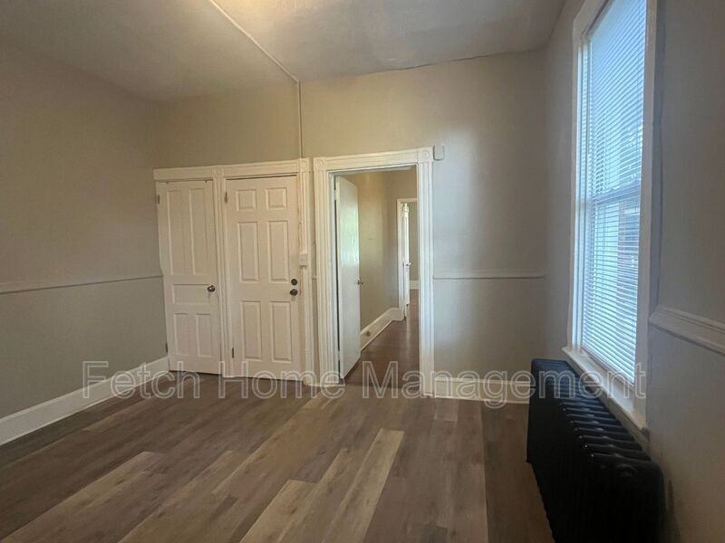 552 Pershing Ave #1 - Photo 5 of 9