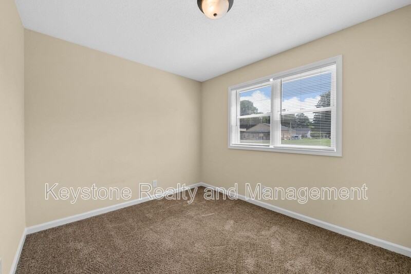 812 Pembroke Oak Grove Rd #16 - Photo 7 of 12