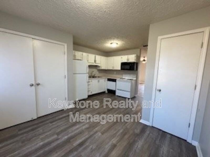 3318 Royster Ln #D - Photo 4 of 12