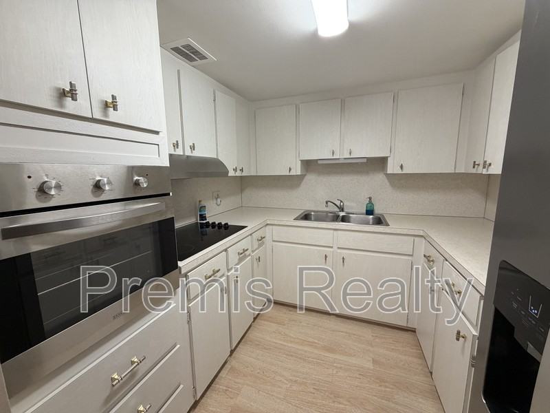 2464 Australia Way E #72 - Photo 5 of 10
