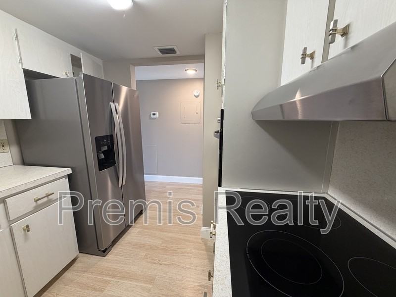 2464 Australia Way E #72 - Photo 6 of 10