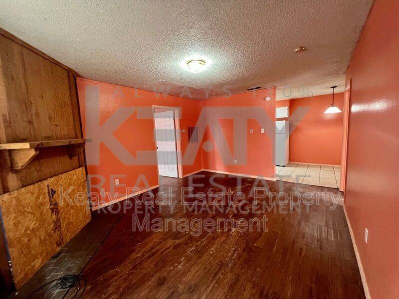 108 Meudon St #A - Photo 2 of 14