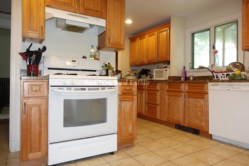 68 Oliva Rd #8 - Photo 6 of 31