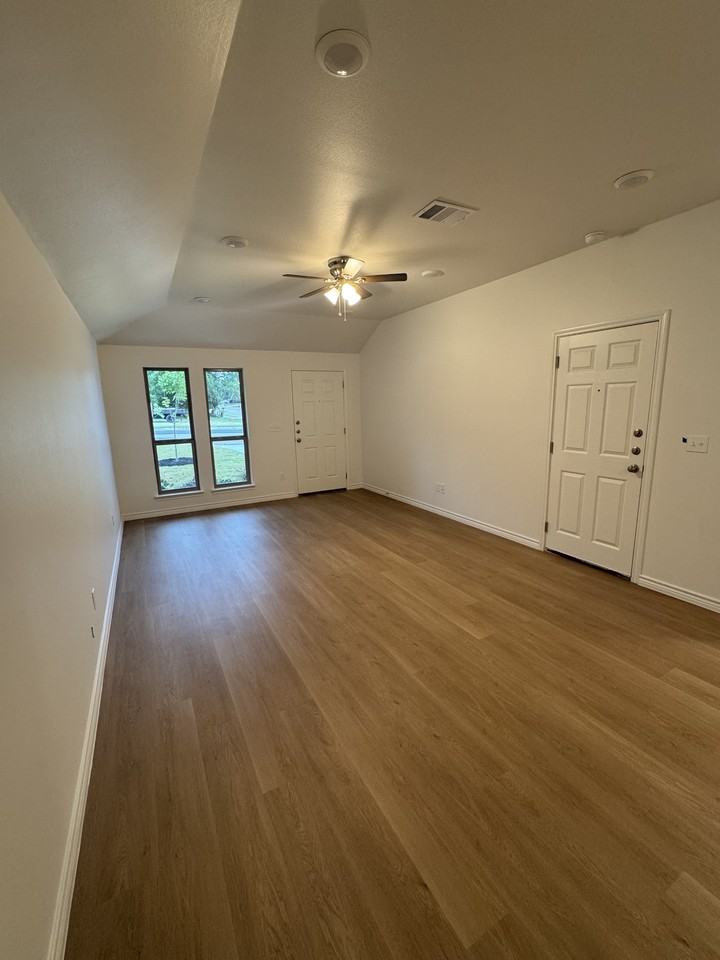 423 East Beeline Lane - Photo 3 of 18