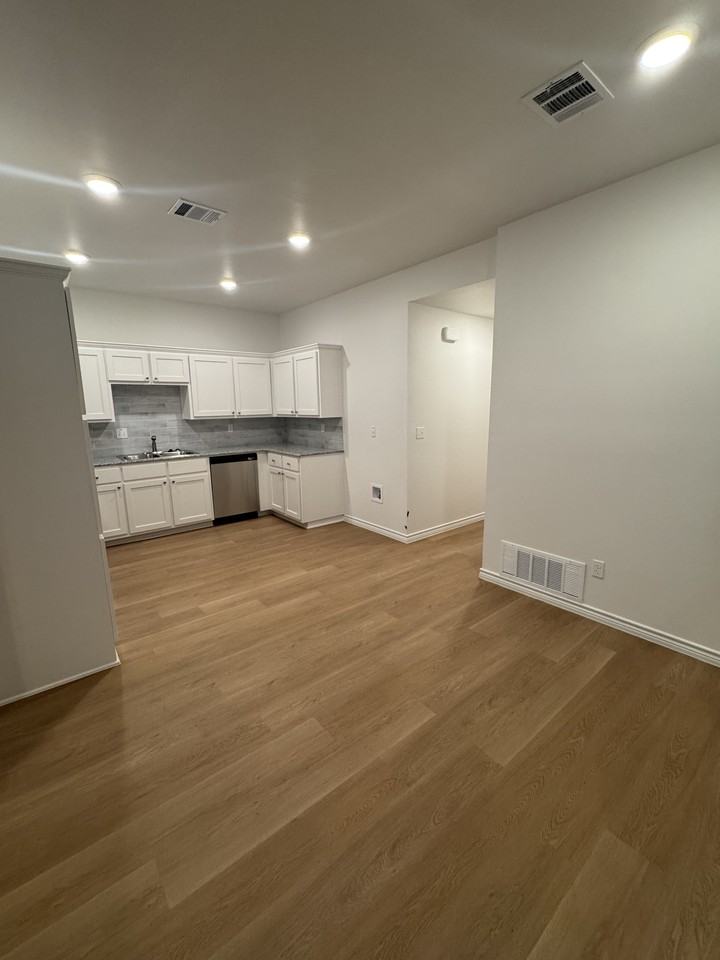 423 East Beeline Lane - Photo 4 of 18