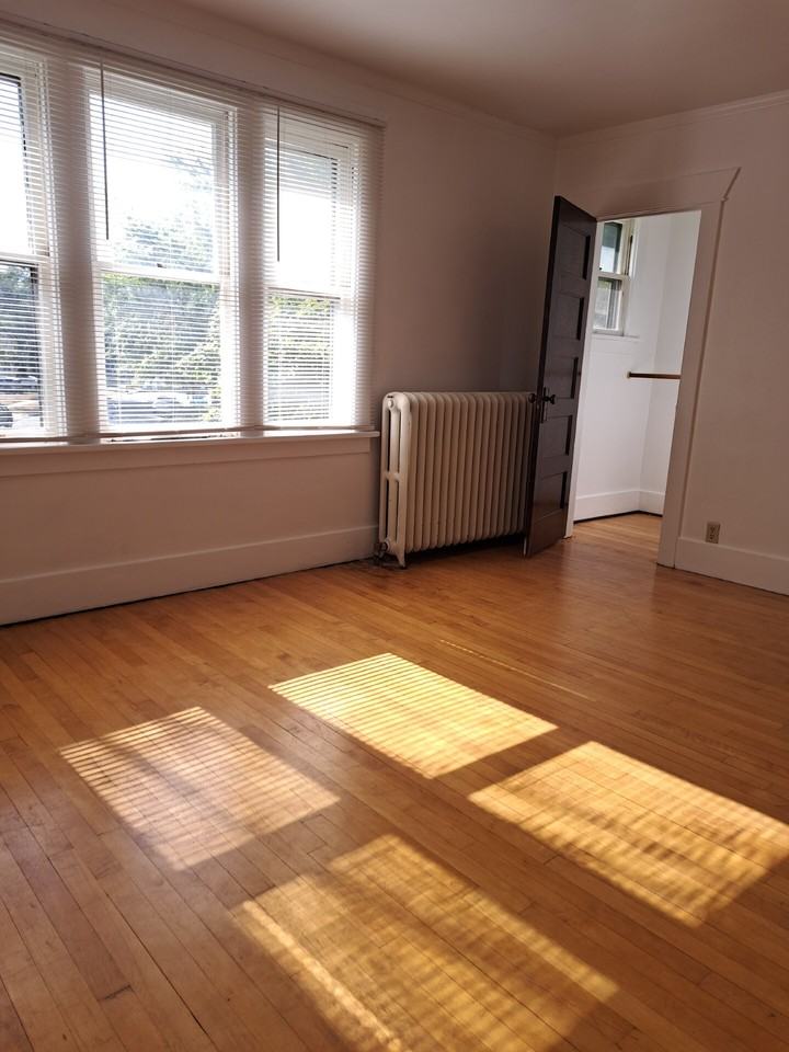 703 North 32nd St - Photo 3 of 15