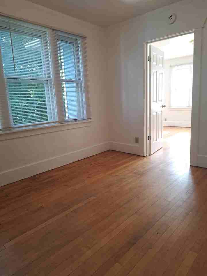 703 North 32nd St - Photo 4 of 15