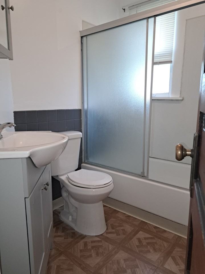 703 North 32nd St - Photo 6 of 15