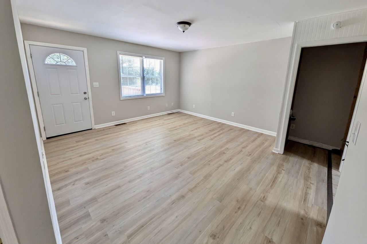 156 Dudley Ln. - Photo 4 of 8