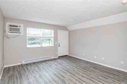 300-304 Sal Boulevard - Photo 6 of 11