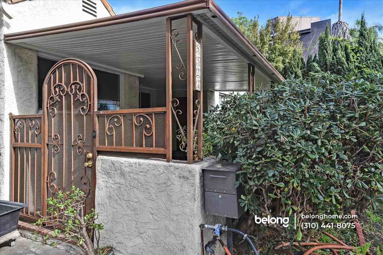 8523 Alcott St - Photo 4 of 41