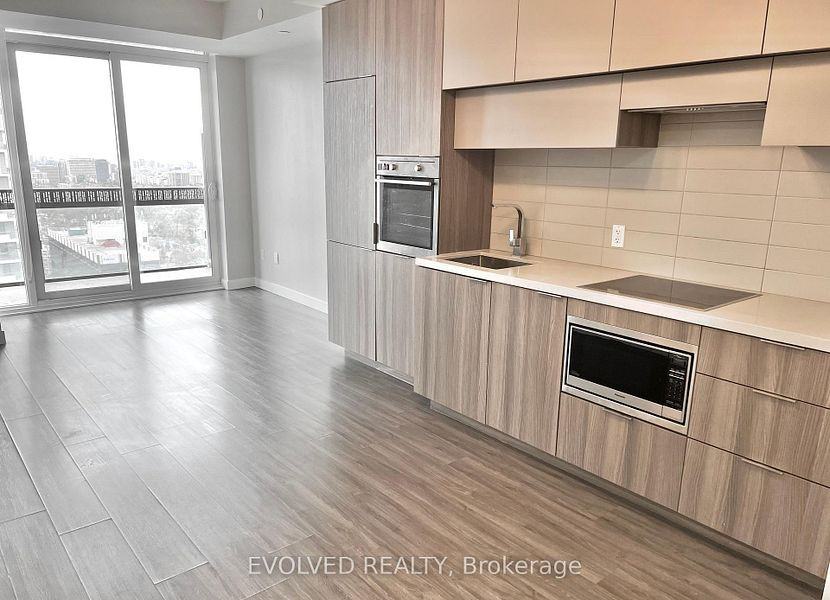 8 Eglinton Ave E - Photo 4 of 9