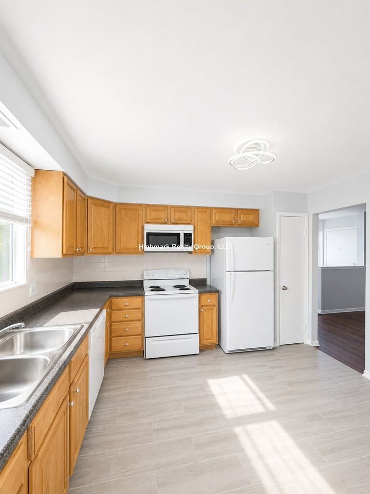 8644 Skokie Blvd #200 - Photo 2 of 16