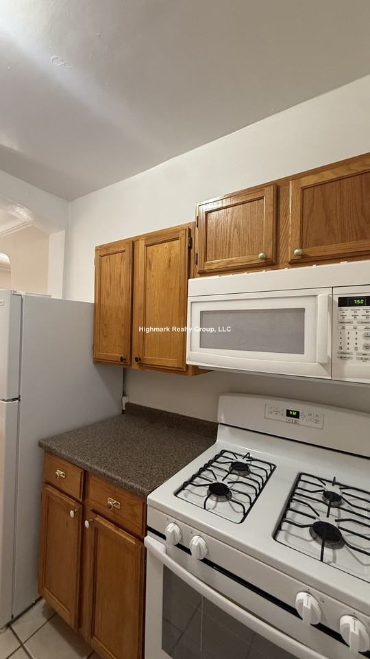 4937 N Whipple St #1AE
