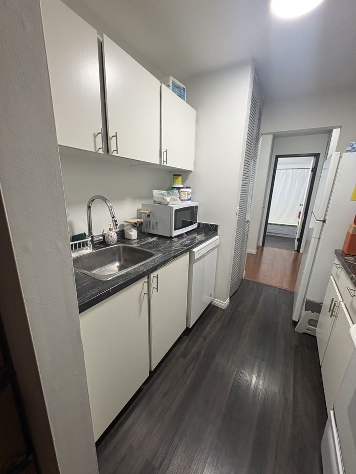 9584 Manchester Drive #108 - Photo 6 of 8