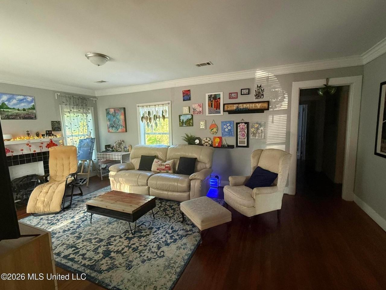 5006 Wood St - Photo 2 of 11