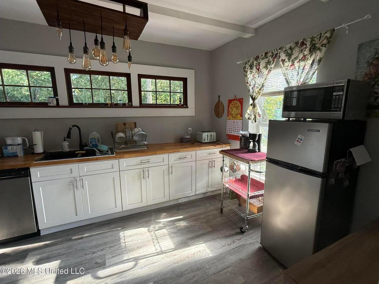 5006 Wood St - Photo 4 of 11