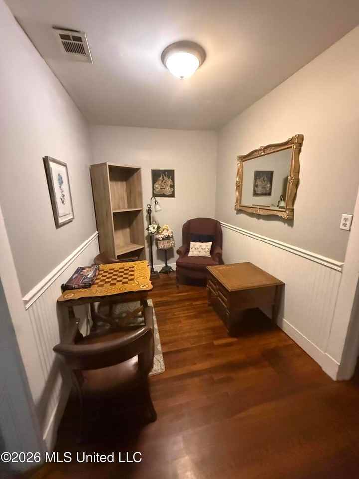 5006 Wood St - Photo 6 of 11