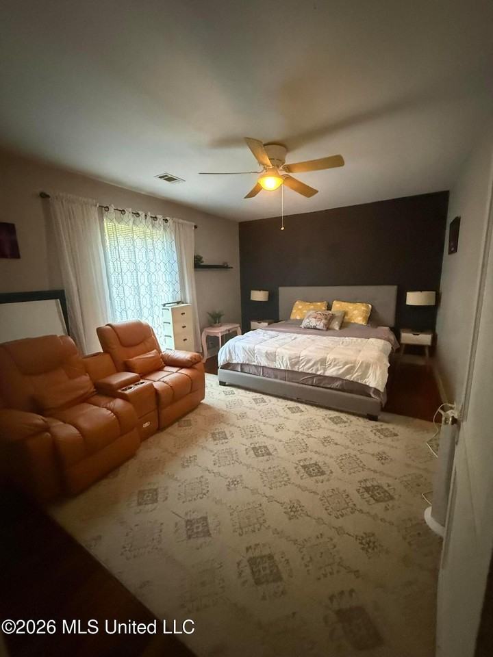 5006 Wood St - Photo 7 of 11