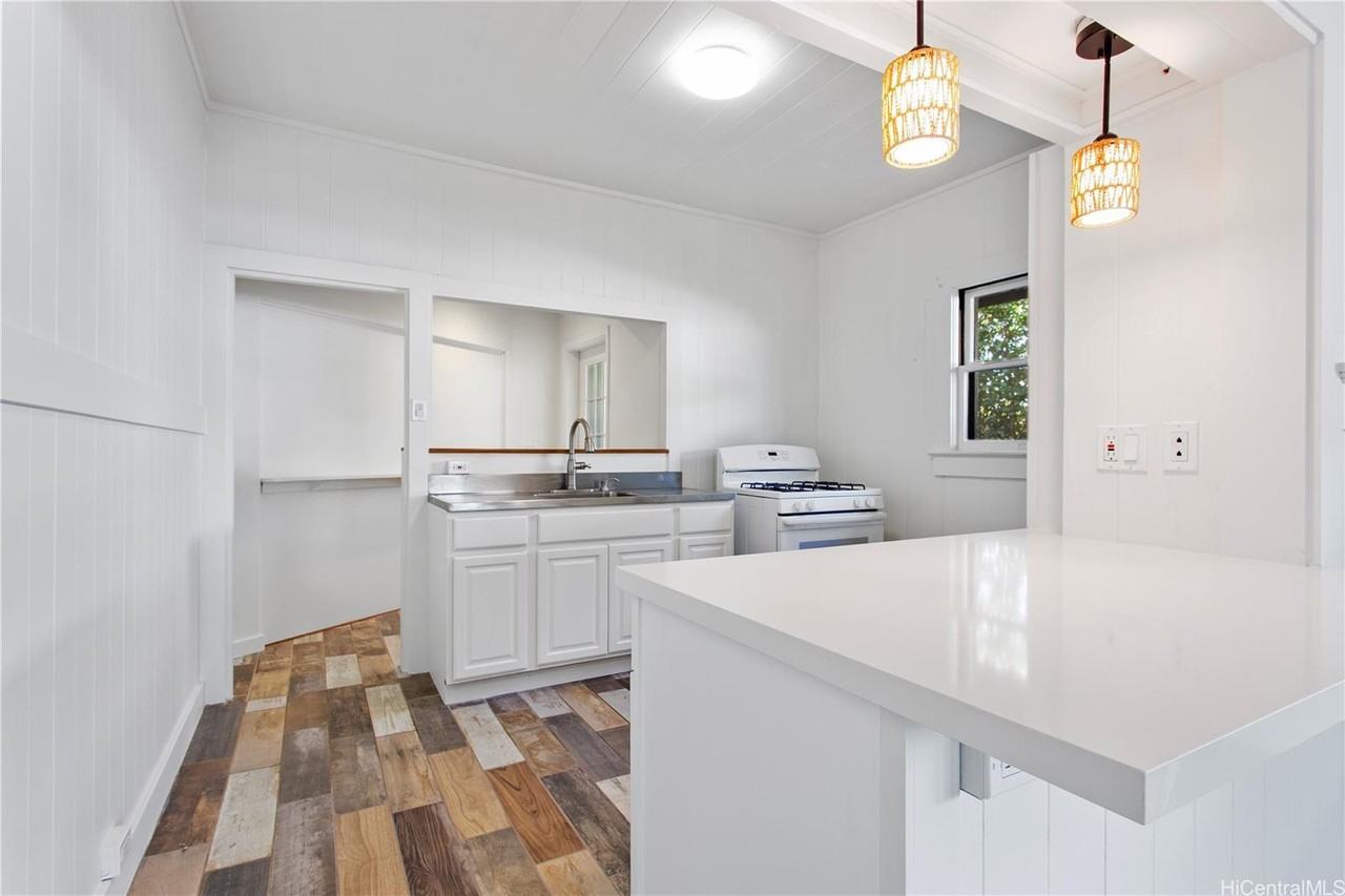 1009 2nd Ave - Photo 2 of 7