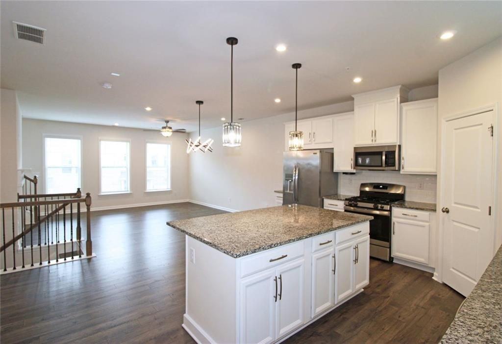 1640 Coasta Way - Photo 2 of 26
