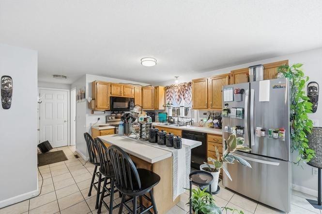 44 Border St - Photo 7 of 15