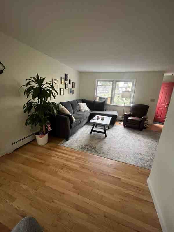 254 Ruane St - Photo 5 of 11