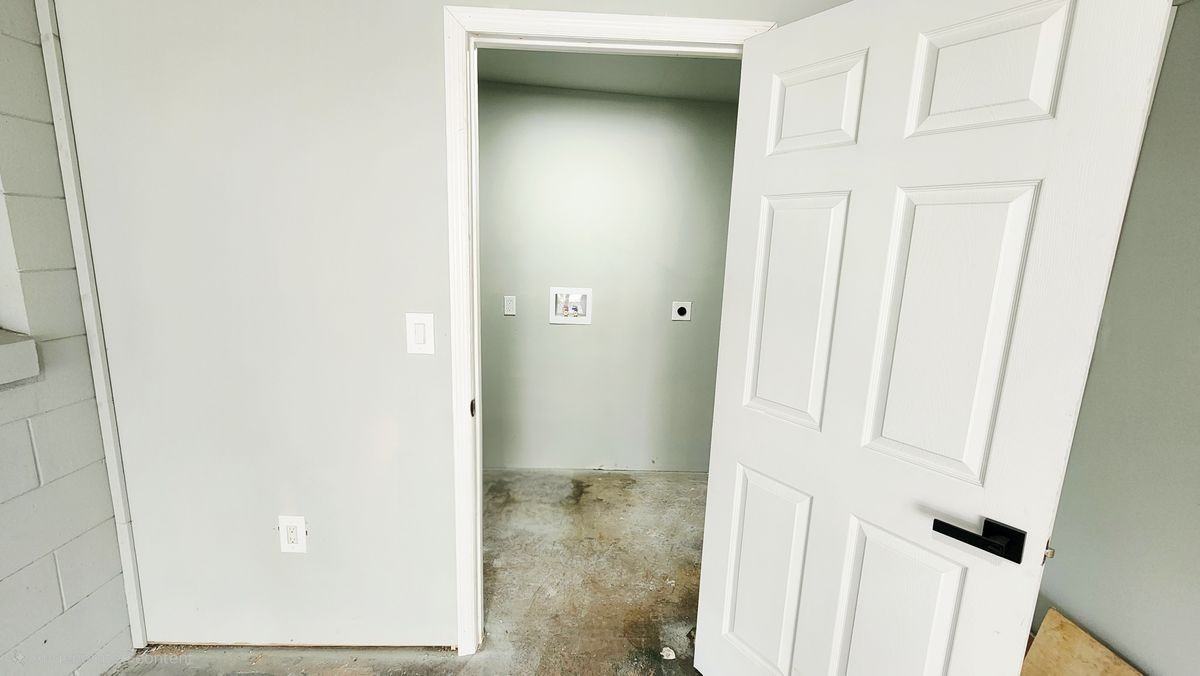 128 Kingston Ave - Photo 6 of 33