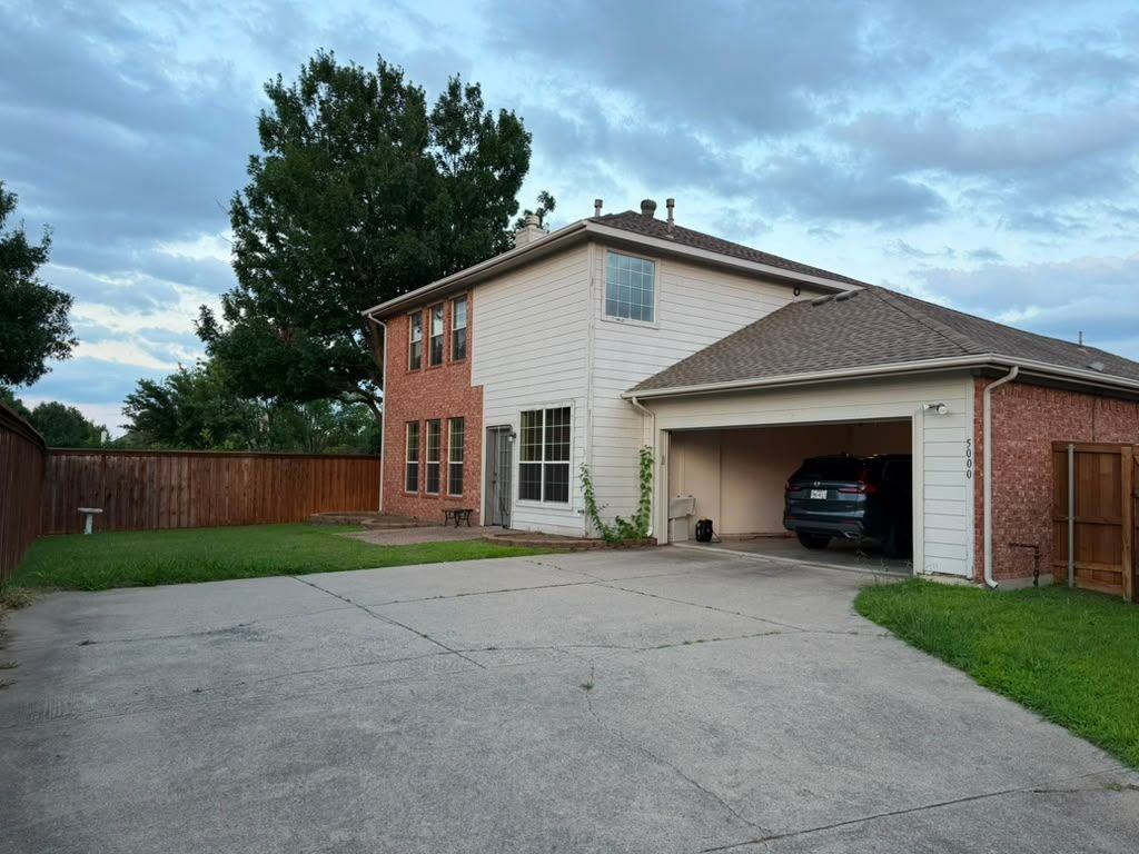 5000 Crossvine Ln - Photo 2 of 18