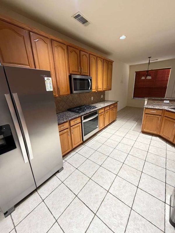 5000 Crossvine Ln - Photo 5 of 18