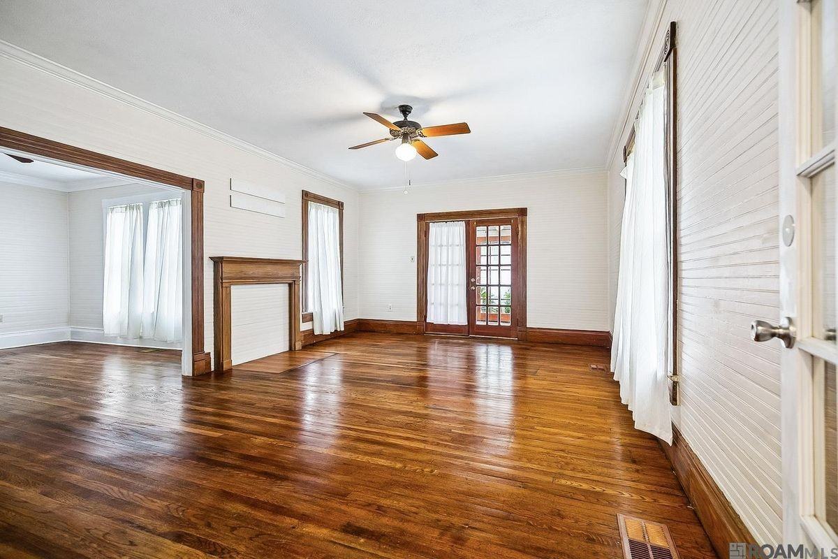 1909 Cedardale Ave - Photo 2 of 11