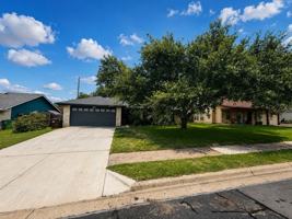 featured image of 1704 Foxfire Dr
