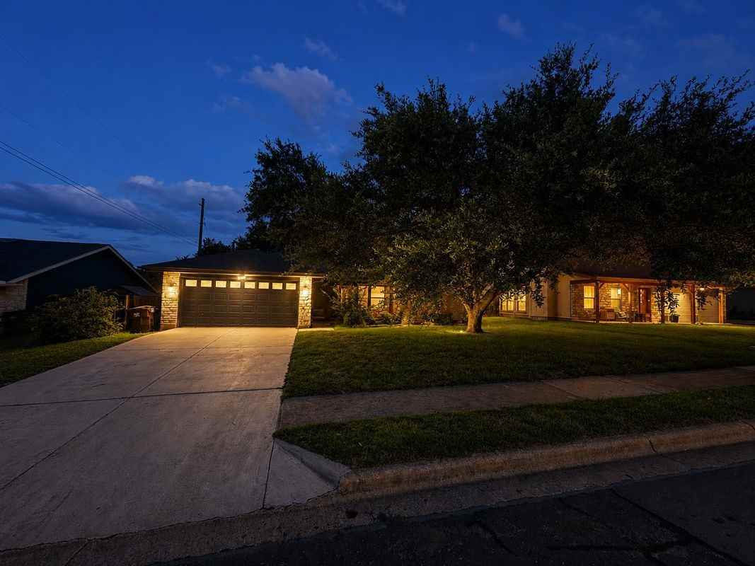 1704 Foxfire Dr - Photo 6 of 21