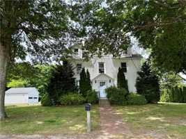 featured image of 305 Turner Rd