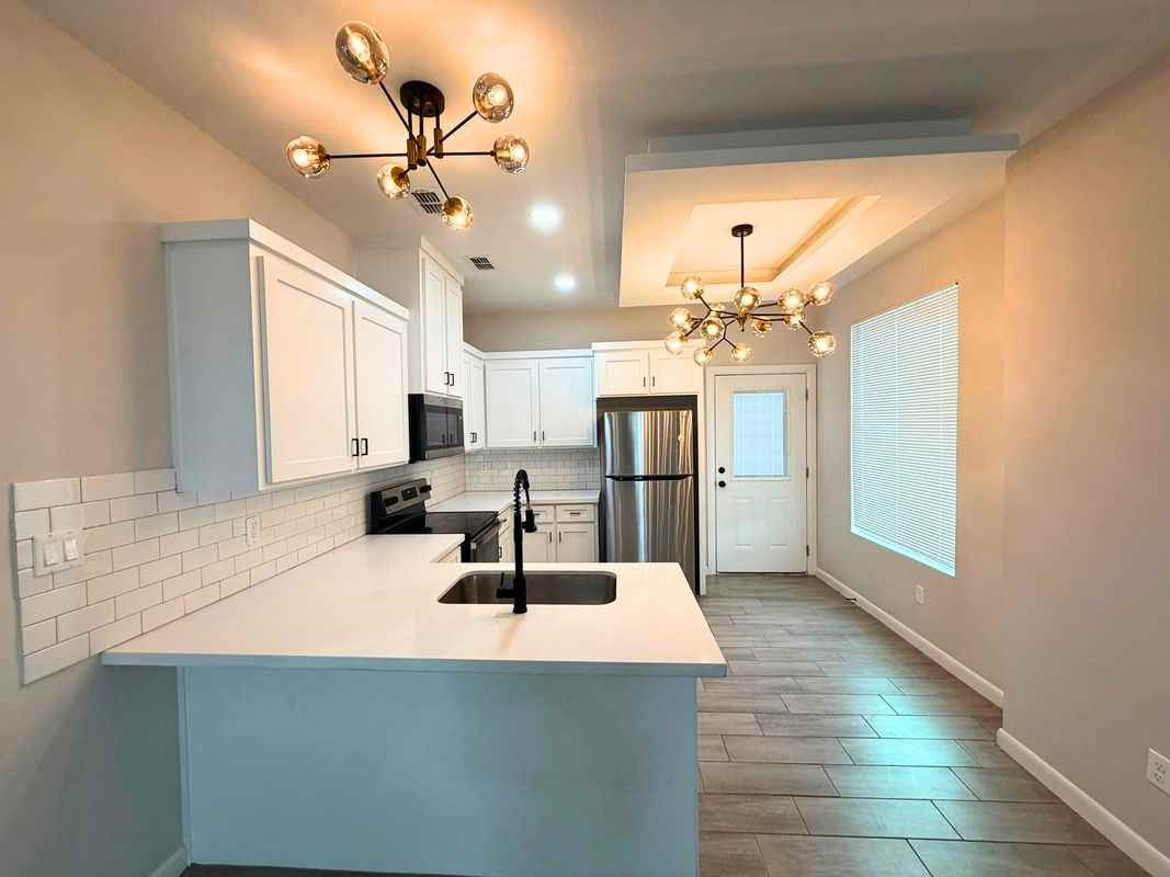 9210 N 56th Lane, 1 ##1 - Photo 4 of 18