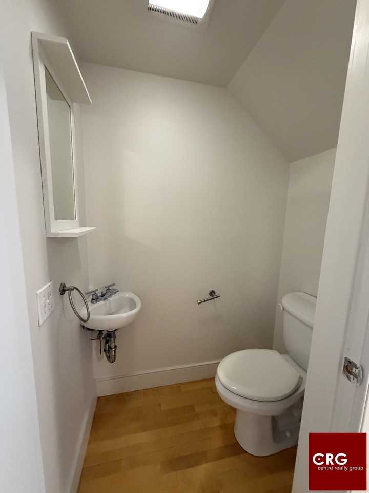 104 2nd St #U10 - Photo 4 of 11