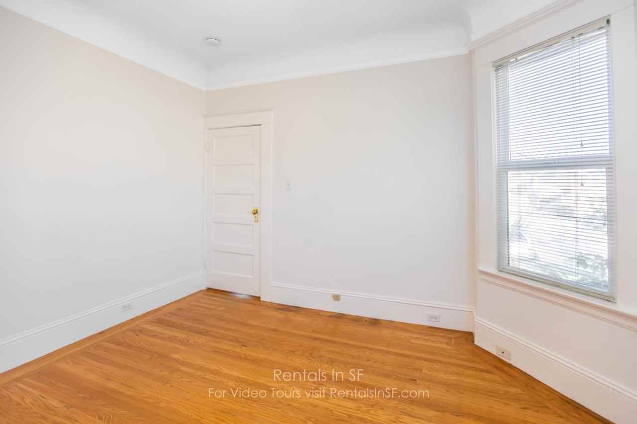 107 Woolsey St - Photo 4 of 10