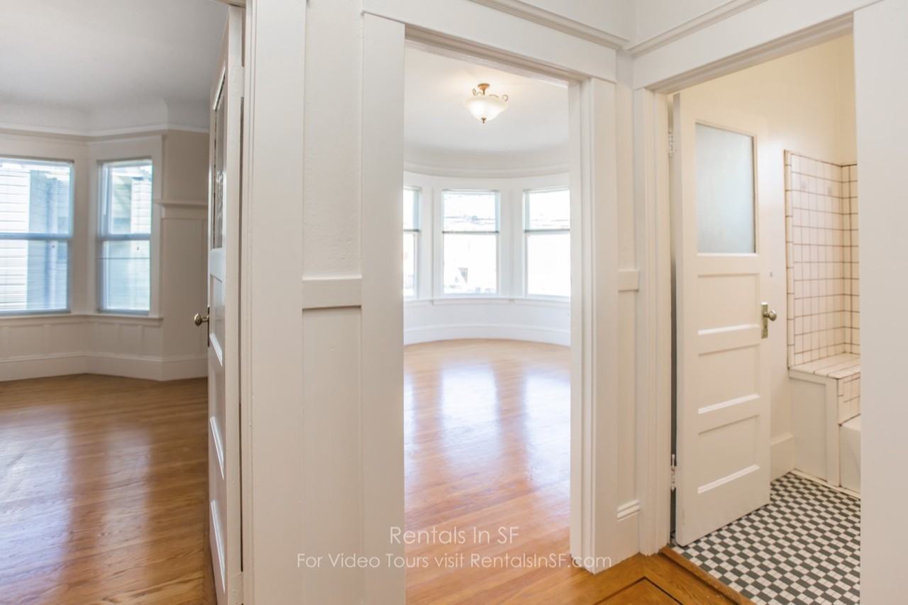 107 Woolsey St - Photo 5 of 10