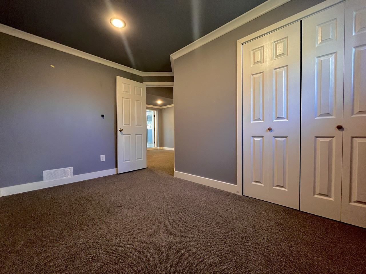 17872 58 Avenue - Photo 7 of 14