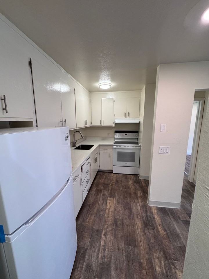 532 Bancroft Avenue - Photo 3 of 21