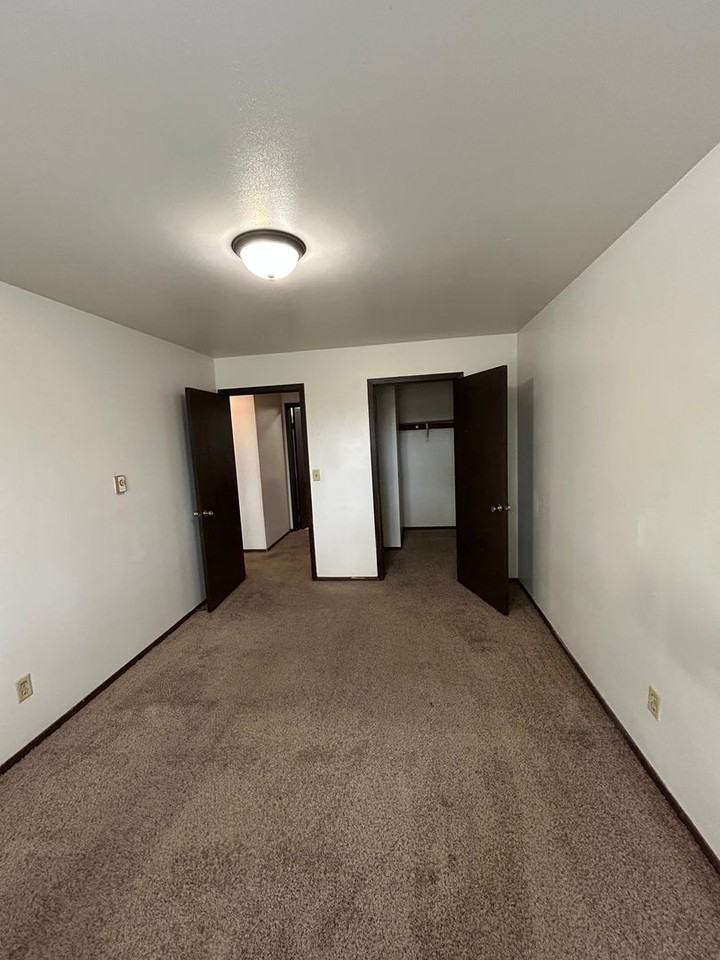 Studio to Two Bedroom Units located at 202 1st St in Rothschild - Photo 6 of 24