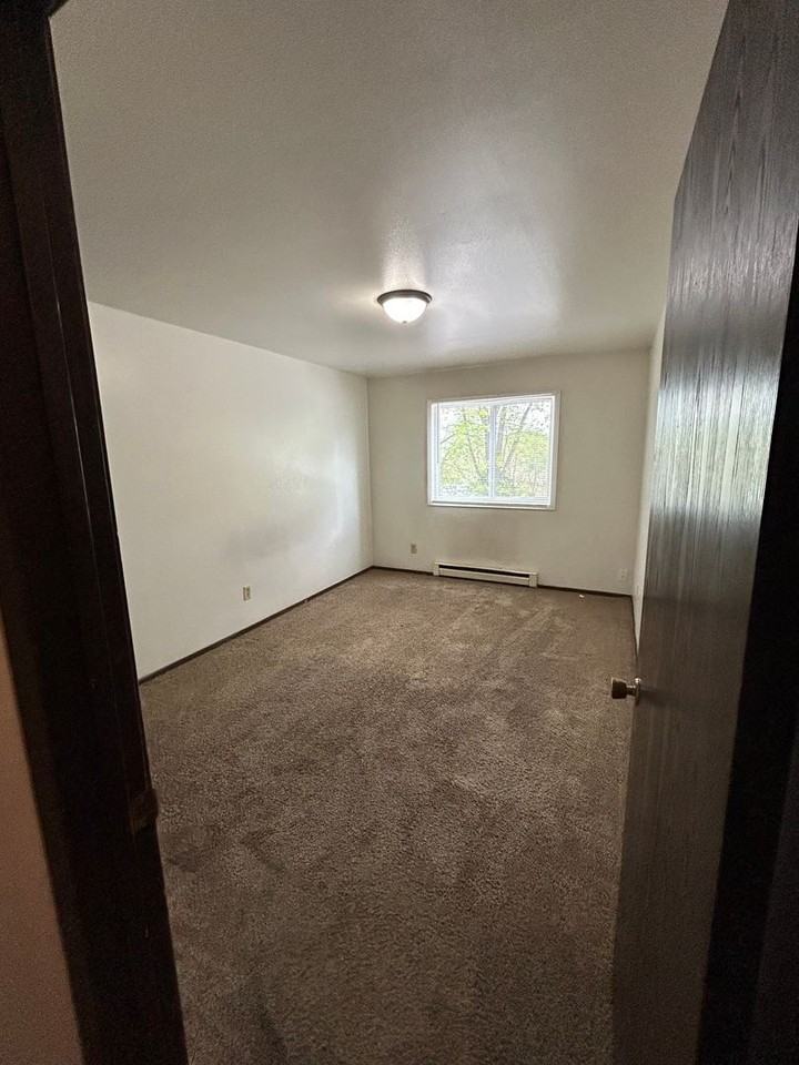 Studio to Two Bedroom Units located at 202 1st St in Rothschild - Photo 7 of 24