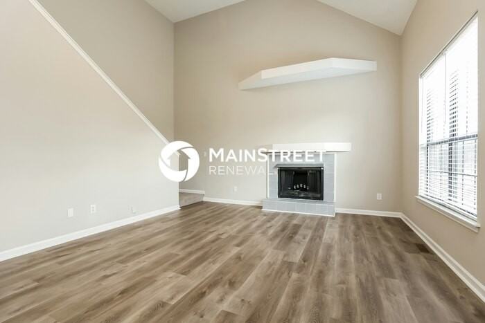 100 Tyler Ct - Photo 3 of 17