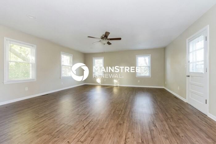 6828 Winchester Ave - Photo 7 of 17