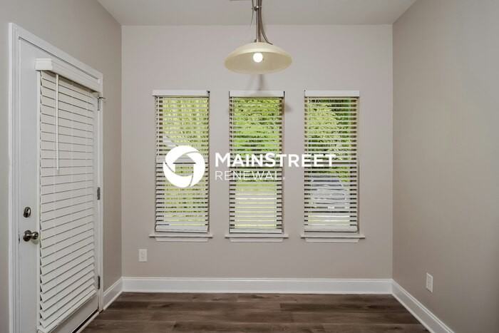 420 Roanoke St - Photo 3 of 16